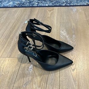Jessica Simpson black heels